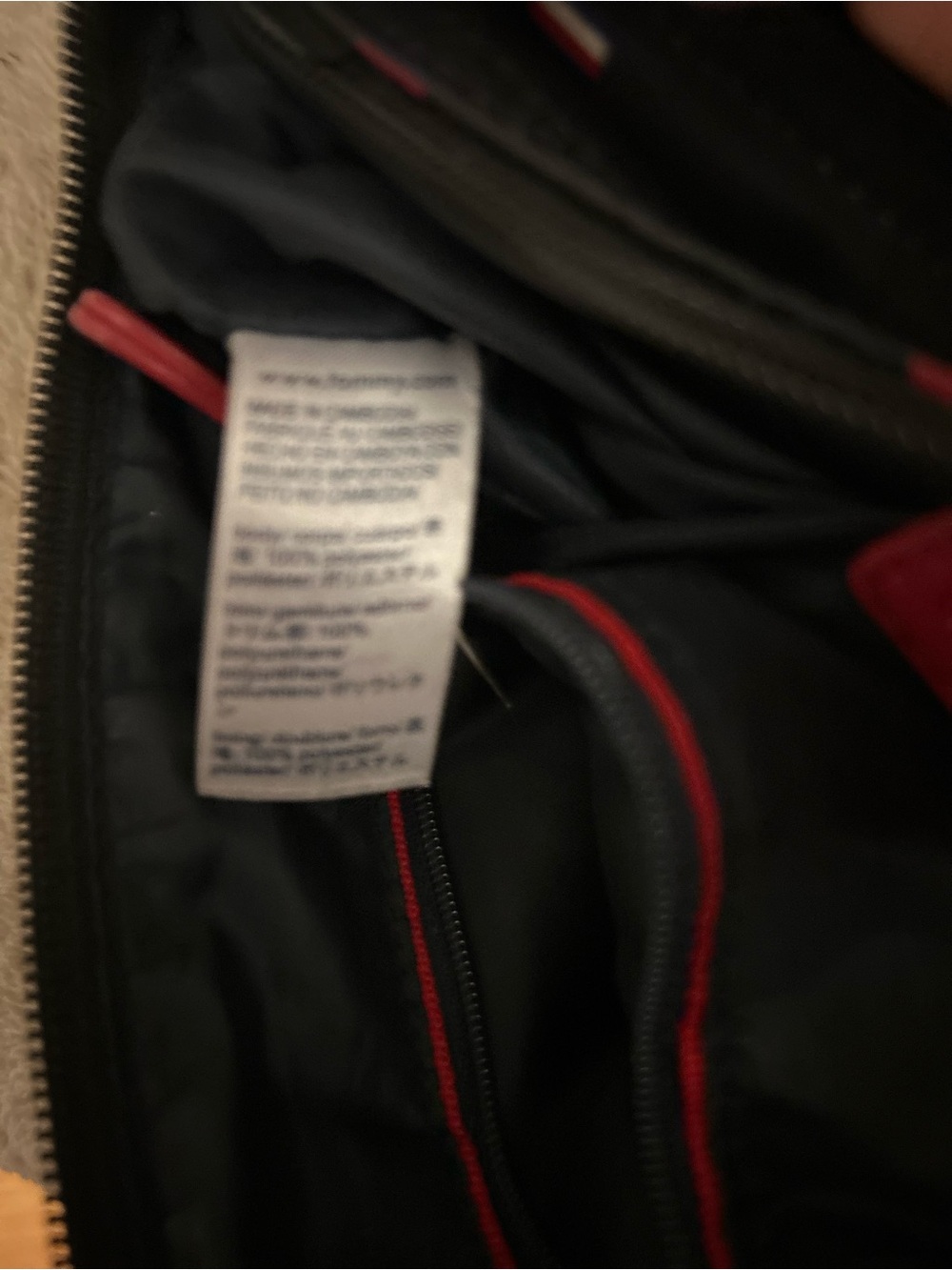 Tommy Hilfiger Black Crossbody Shoulder Bag with Subtle Stripe Accents - Picture 4 of 12